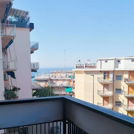 Pegli Apartment *